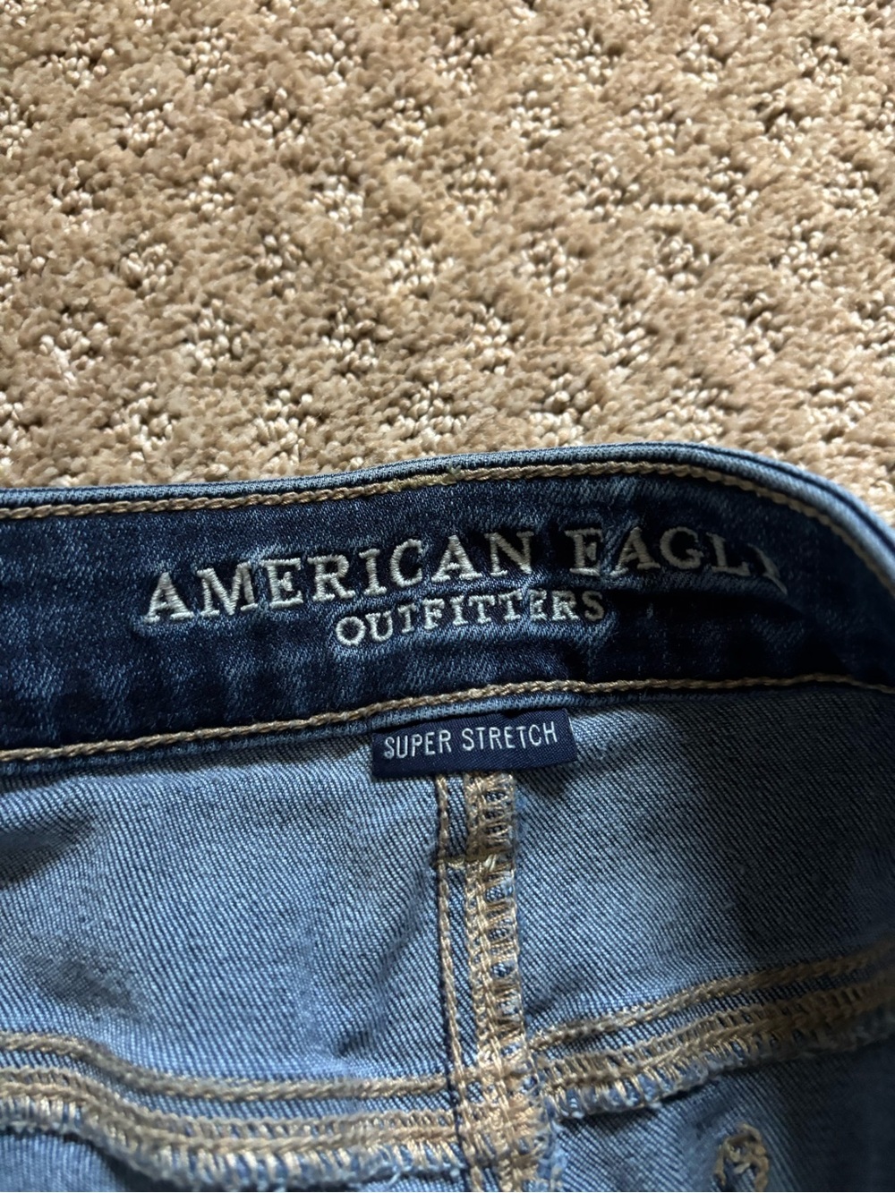 American Eagle Women’s Dark Wash Skinny Jeans - Picture 3 of 5